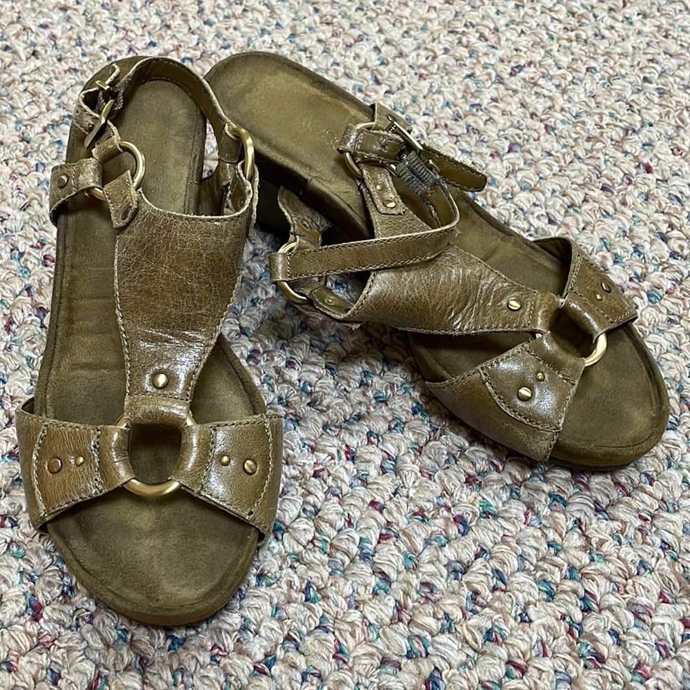 Khaki green Y2K wedges